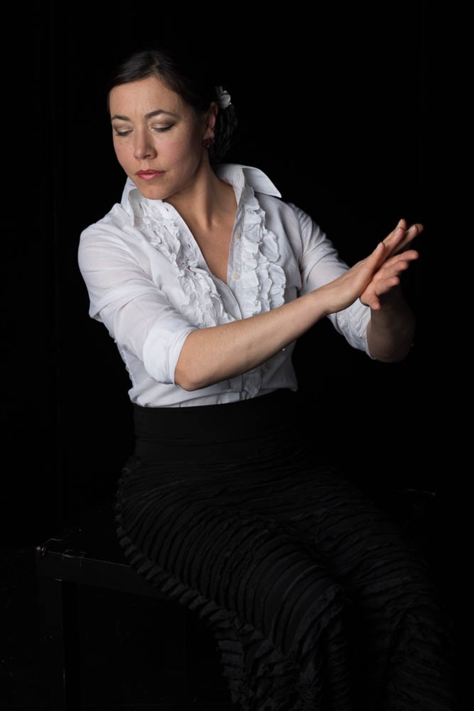 La Liz demonstrating flamenco technique — posture, arm movement and footwork